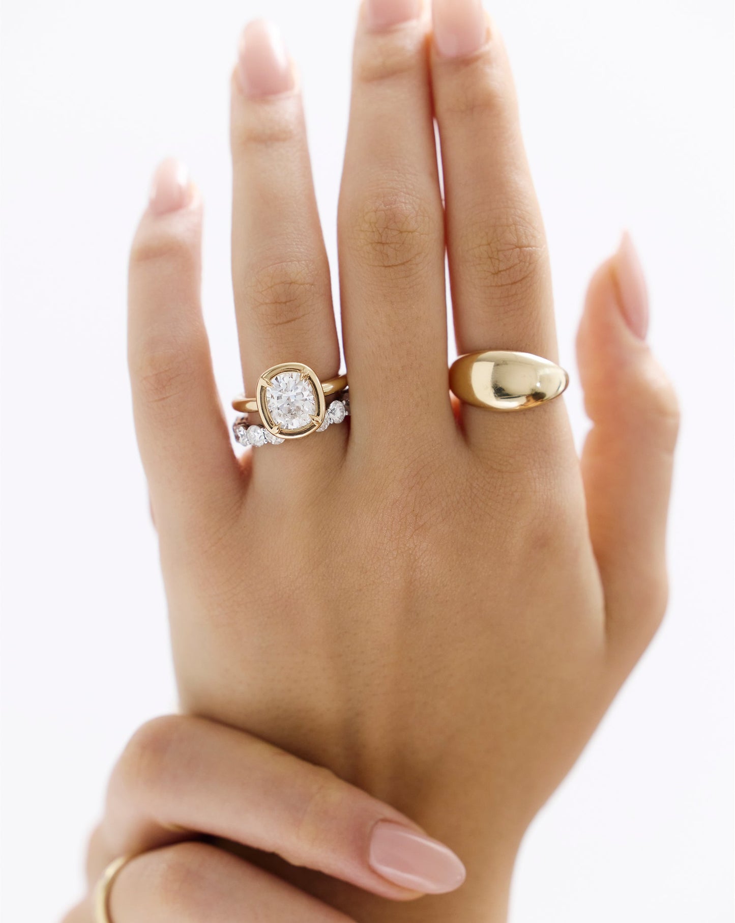 Cloud Bezel