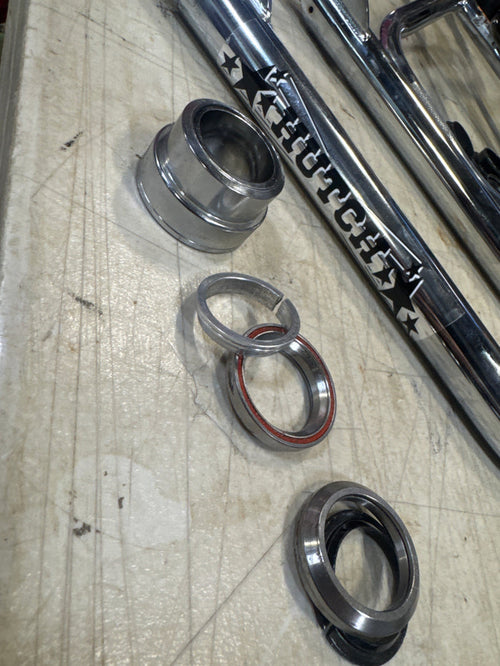 Hutch 11/8 integrated headset