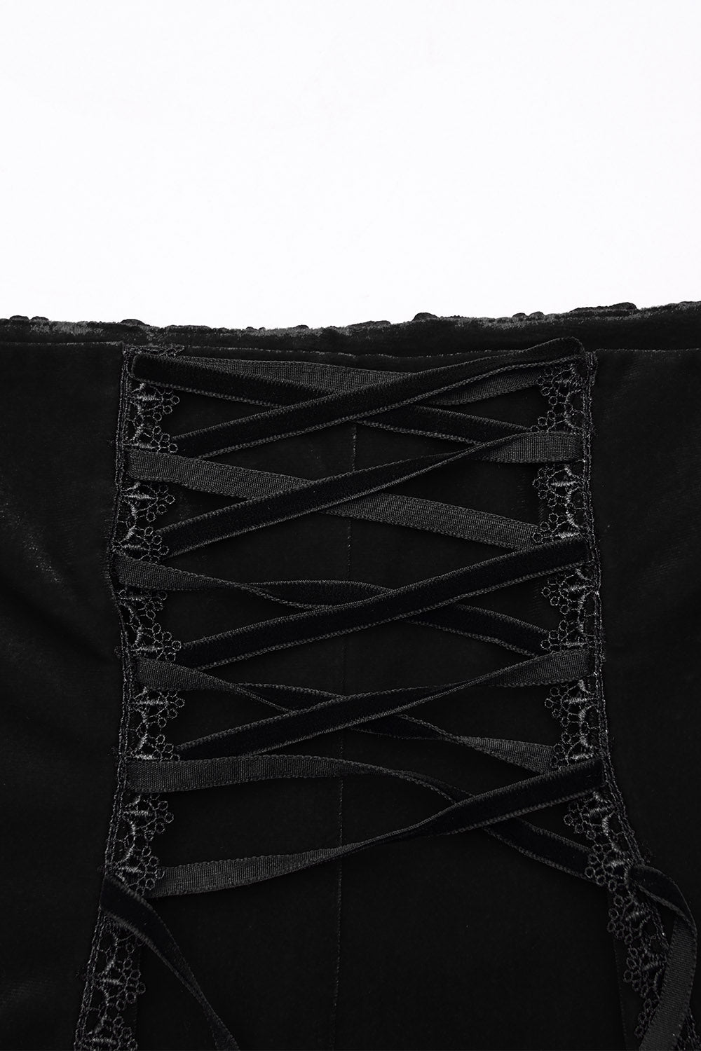 Bloomthorn Manor Velvet Skirt [Black]