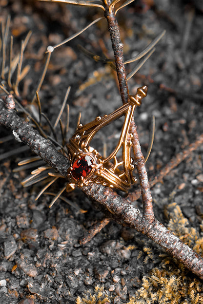 Cathedral Solace Ring [CHAMPAGNE GOLD]