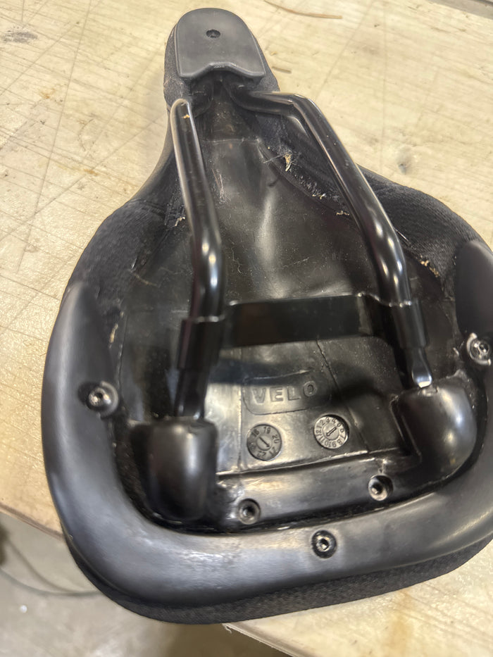 S&m railed seat
